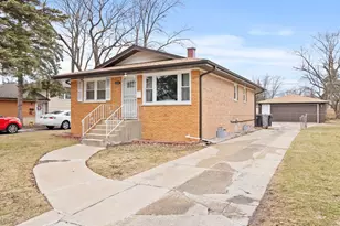 636 E 156th Pl, South Holland, IL 60473 - Photo 2