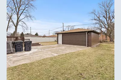 636 E 156th Place, South Holland, IL 60473 - Photo 18