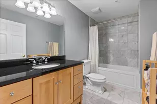 70 E 18th St, Chicago, IL 60616 - Photo 16