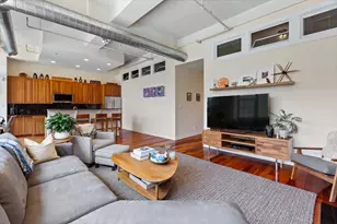 70 E 18th St, Chicago, IL 60616 - Photo 8