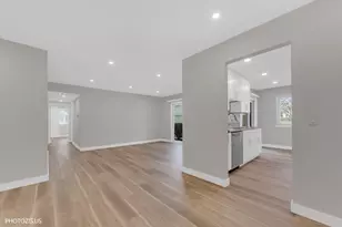 52 Stanton Ct, Schaumburg, IL 60193 - Photo 6