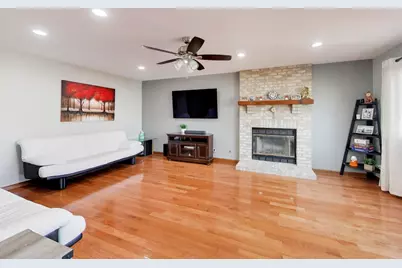 1075 Longford Road, Bartlett, IL 60103 - Photo 12