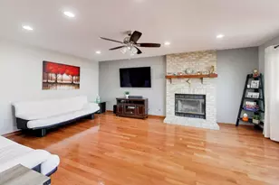 1075 Longford Rd, Bartlett, IL 60103 - Photo 12