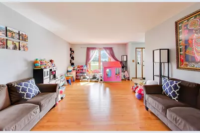 1075 Longford Road, Bartlett, IL 60103 - Photo 8