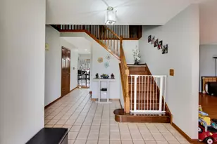 1075 Longford Rd, Bartlett, IL 60103 - Photo 4