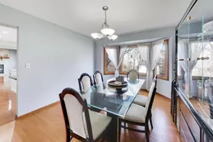 1075 Longford Rd, Bartlett, IL 60103 - Photo 26