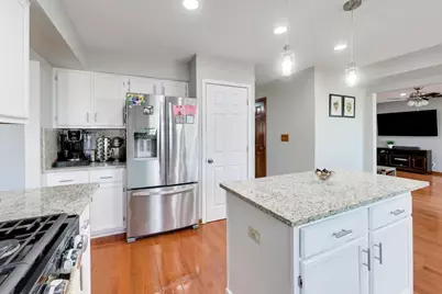 1075 Longford Road, Bartlett, IL 60103 - Photo 14