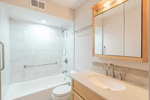 530 Shorely Dr, Barrington, IL 60010 - Photo 8