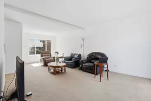 18W274 Kirkland Ln, Villa Park, IL 60181 - Photo 2