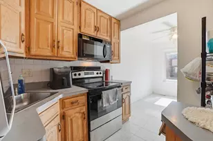 18W274 Kirkland Ln, Villa Park, IL 60181 - Photo 6