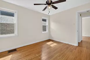 10552 S Troy St, Chicago, IL 60655 - Photo 16