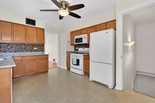 10552 S Troy St, Chicago, IL 60655 - Photo 14