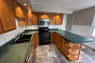 407 Laurel Ave, Romeoville, IL 60446 - Photo 12