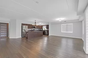 9864 Leland Ave, Schiller Park, IL 60176 - Photo 4