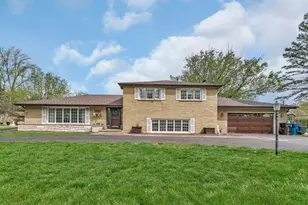 7040 W 131st St, Palos Heights, IL 60463 - Photo 2