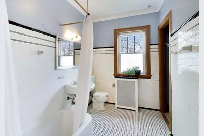 2041 W Farwell Avenue #2E, Chicago, IL 60645 - Photo 16