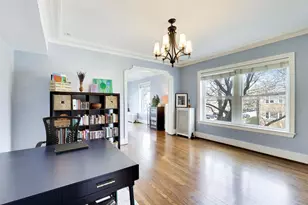 2041 W Farwell Ave, Chicago, IL 60645 - Photo 12