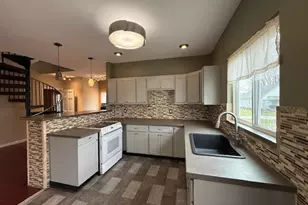 111 E Peach St, Centralia, IL 62801 - Photo 22