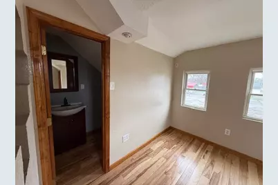 111 E Peach Street, Centralia, IL 62801 - Photo 48