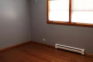 9721 S Albany Ave, Evergreen Park, IL 60805 - Photo 8