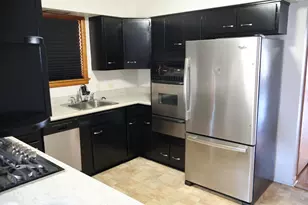 9721 S Albany Ave, Evergreen Park, IL 60805 - Photo 6