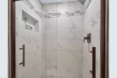 305 W Exchange Street #B, Sycamore, IL 60178 - Photo 20