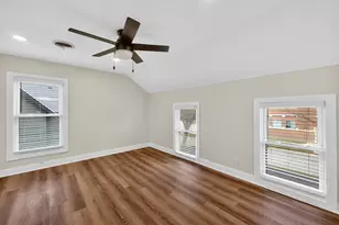 305 W Exchange St, Sycamore, IL 60178 - Photo 14