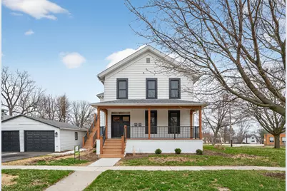 305 W Exchange Street #B, Sycamore, IL 60178 - Photo 2