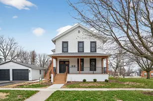 305 W Exchange St, Sycamore, IL 60178 - Photo 2