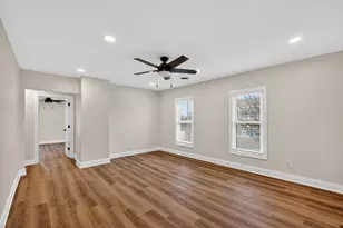 305 W Exchange St, Sycamore, IL 60178 - Photo 6