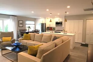 1863 Castle Pines Cir, Elgin, IL 60123 - Photo 4