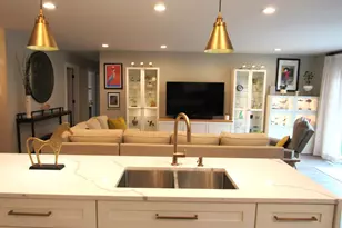 1863 Castle Pines Cir, Elgin, IL 60123 - Photo 10