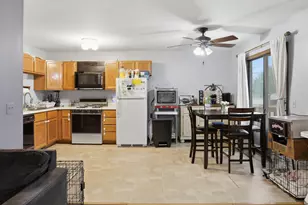 714 Division St, South Elgin, IL 60177 - Photo 6