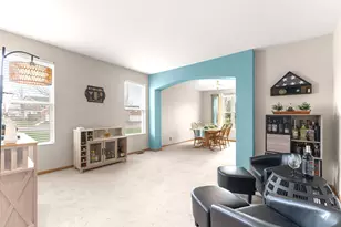 24303 Linden Ln, Plainfield, IL 60585 - Photo 6