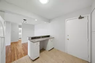 8888 Steven Dr, Des Plaines, IL 60016 - Photo 6