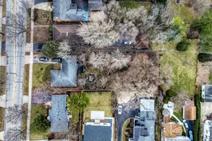 270 E St Charles Rd, Elmhurst, IL 60126 - Photo 18