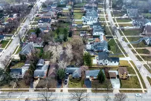 270 E St Charles Rd, Elmhurst, IL 60126 - Photo 20
