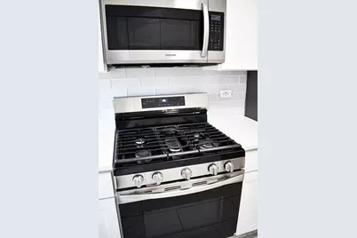 945 Commonwealth Court #4, Vernon Hills, IL 60061 - Photo 4