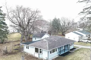 1803 Riverside Dr, McHenry, IL 60050 - Photo 4