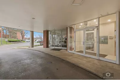 3925 Triumvera Drive #10B, Glenview, IL 60025 - Photo 4