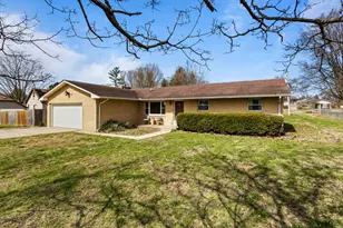 408 E Victory St, Sidney, IL 61877 - Photo 2