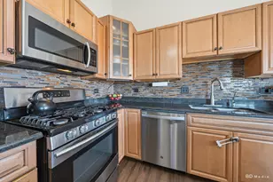 8338 W Chestnut Ct, Frankfort, IL 60423 - Photo 8