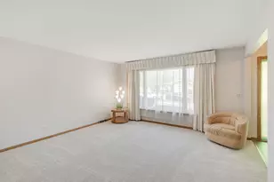 6743 W 89th Pl, Oak Lawn, IL 60453 - Photo 8