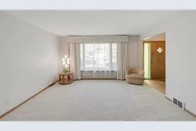 6743 W 89th Place, Oak Lawn, IL 60453 - Photo 4