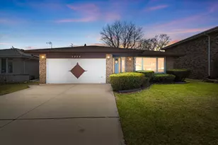 6743 W 89th Pl, Oak Lawn, IL 60453 - Photo 1