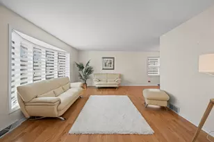 1118 Charlene Ln, Schaumburg, IL 60193 - Photo 2