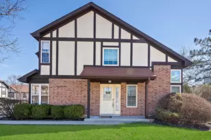 210 Stoneybrook Ln, Bloomingdale, IL 60108 - Photo 2