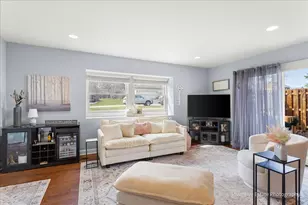 884 Bristol Dr, Barrington, IL 60010 - Photo 6