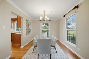 402 Locust Pl, Deerfield, IL 60015 - Photo 6