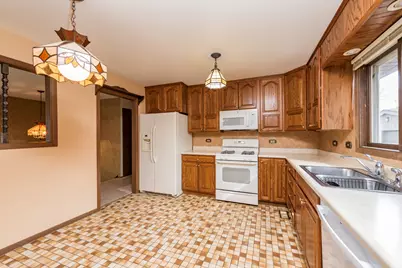 9743 W 16th Street, Zion, IL 60099 - Photo 8